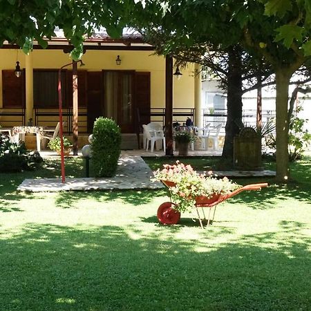 Garden Beach House Paralia Pantaleimonos Ngoại thất bức ảnh